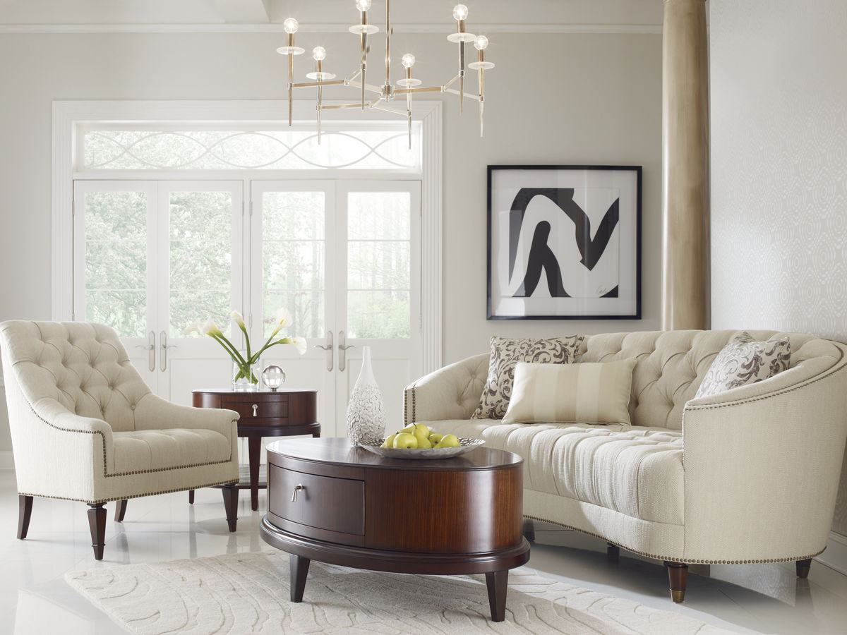 Изящный диван Classic elegance от американского бренда Caracole