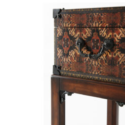 Приставной столик Carpet Box Theodore Alexander 